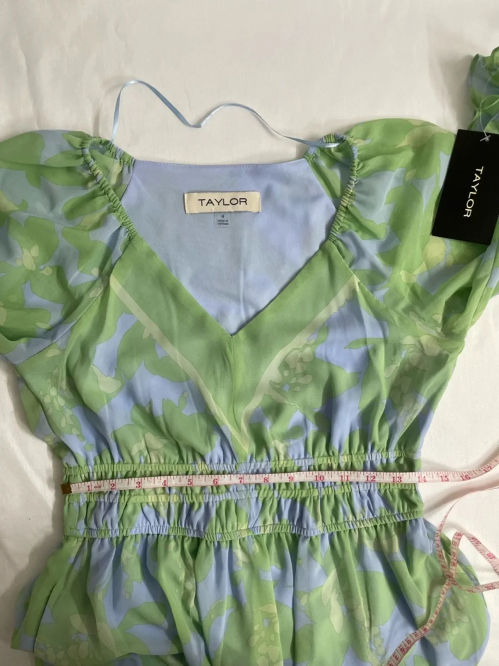 Taylor Chiffon Pastel Mint & Lilac Floral V-Neck Maxi Dress Long Sleeve Size 4 - Picture 11 of 14